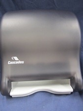 Wall mounted automatic towel dispenser